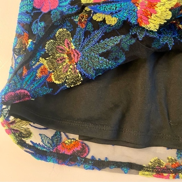 Topshop Off-The-Shoulder Floral Embroidered Bodycon Mini Dress - Picture 15 of 15